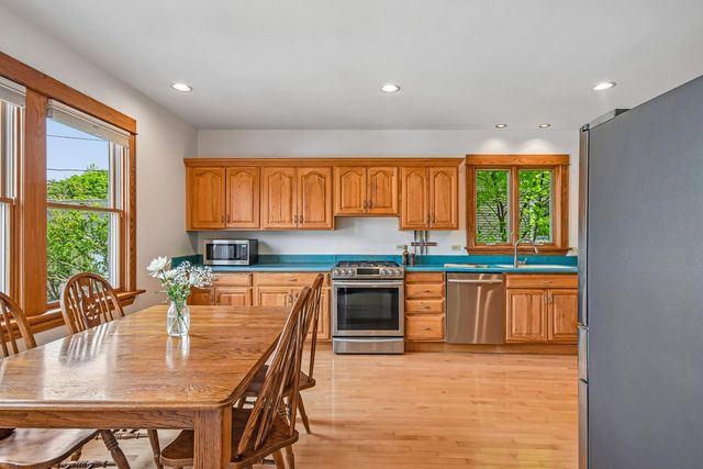 734 Gunderson Avenue, Oak Park, IL 60304