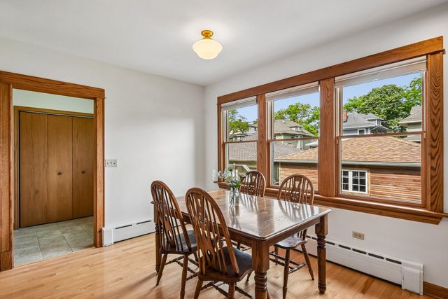 734 Gunderson Avenue, Oak Park, IL 60304