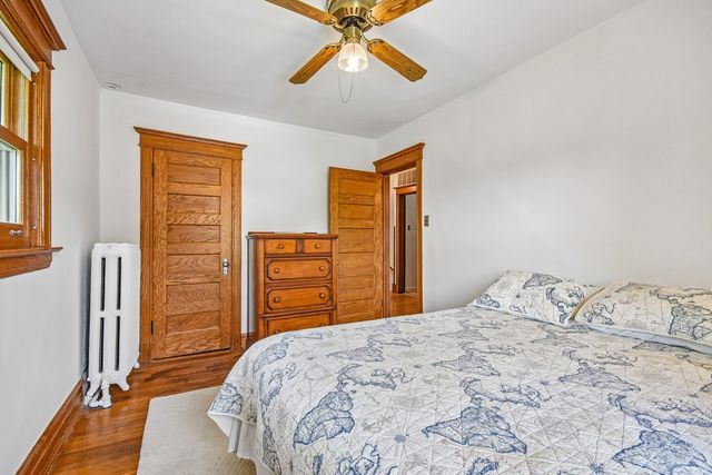 734 Gunderson Avenue, Oak Park, IL 60304