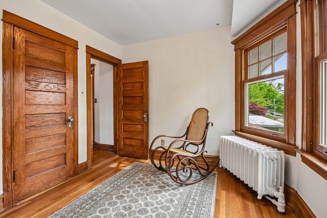 734 Gunderson Avenue, Oak Park, IL 60304