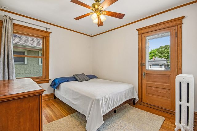 734 Gunderson Avenue, Oak Park, IL 60304