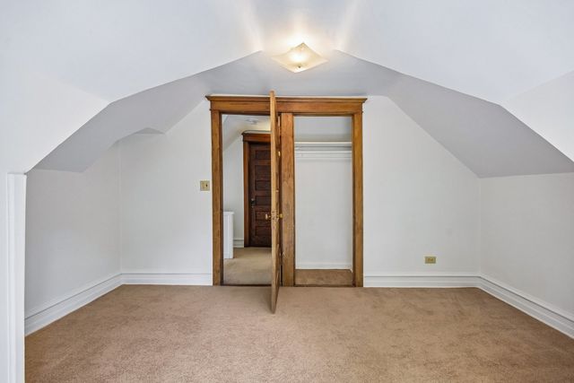 734 Gunderson Avenue, Oak Park, IL 60304