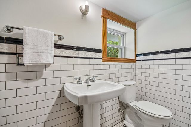 734 Gunderson Avenue, Oak Park, IL 60304