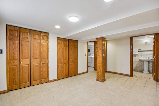 734 Gunderson Avenue, Oak Park, IL 60304