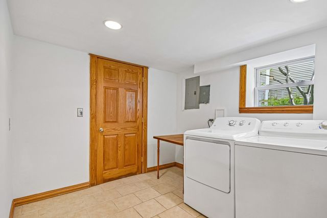734 Gunderson Avenue, Oak Park, IL 60304