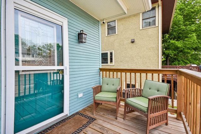 734 Gunderson Avenue, Oak Park, IL 60304