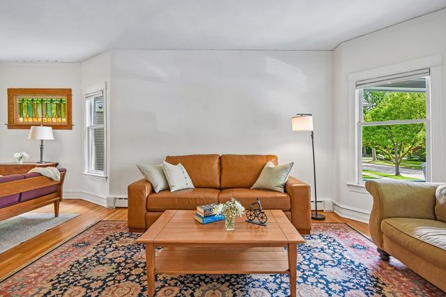 734 Gunderson Avenue, Oak Park, IL 60304
