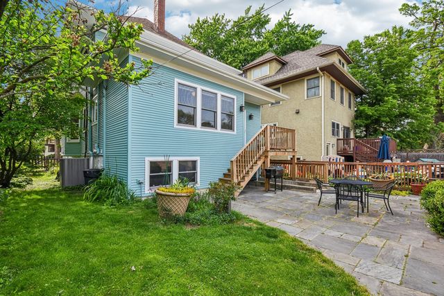 734 Gunderson Avenue, Oak Park, IL 60304