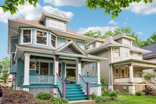 734 Gunderson Avenue, Oak Park, IL 60304