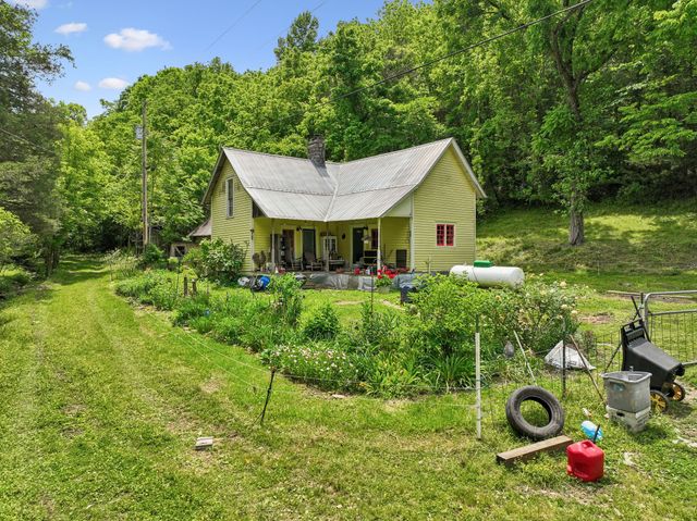 34 Friendship Hollow Rd, N, Pleasant Shade, TN 37145