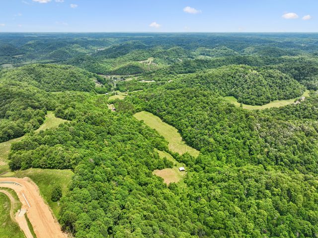 34 Friendship Hollow Rd, N, Pleasant Shade, TN 37145