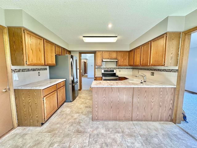6501 Sedgemore Place, Fort Wayne, IN 46835