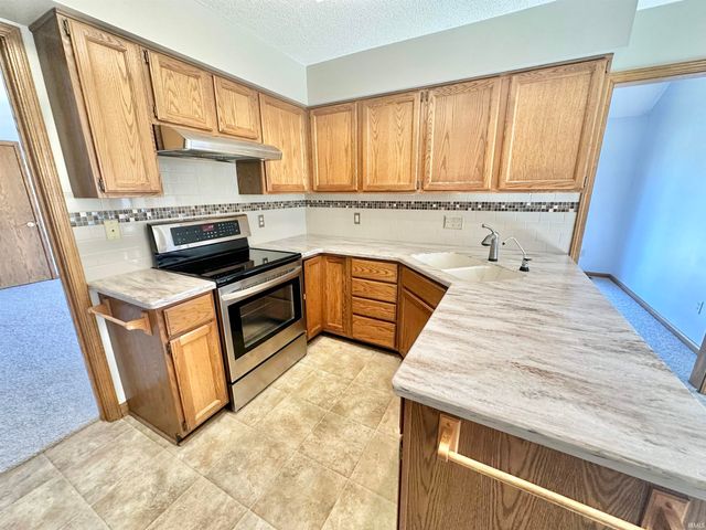 6501 Sedgemore Place, Fort Wayne, IN 46835