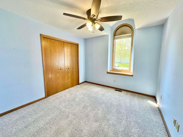 6501 Sedgemore Place, Fort Wayne, IN 46835