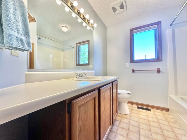 6501 Sedgemore Place, Fort Wayne, IN 46835