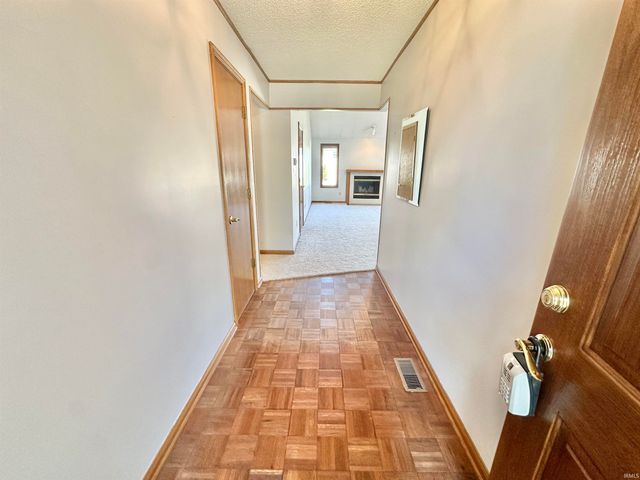 6501 Sedgemore Place, Fort Wayne, IN 46835