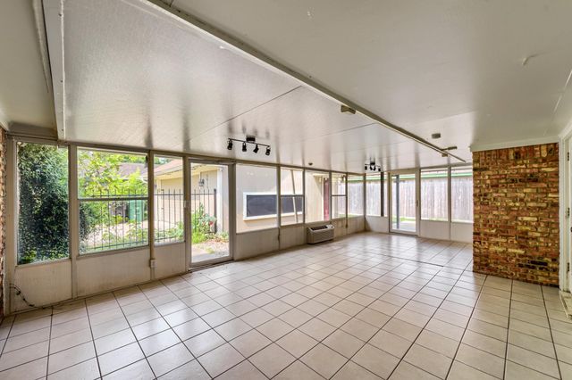 5919 Greenmont Drive, Houston, TX 77092