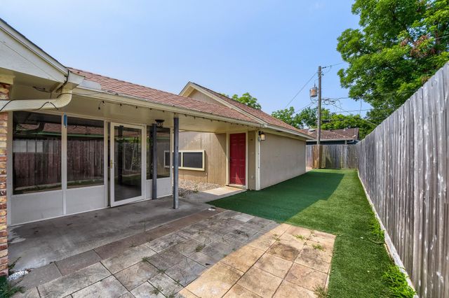 5919 Greenmont Drive, Houston, TX 77092