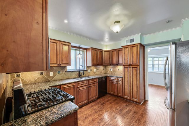 5919 Greenmont Drive, Houston, TX 77092