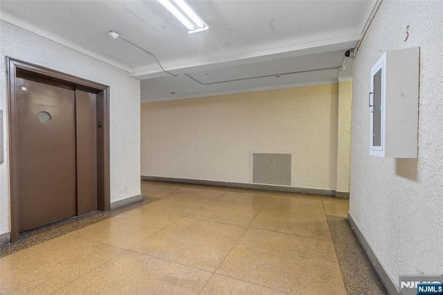 821 Bergen B5, Jersey City, NJ 07306