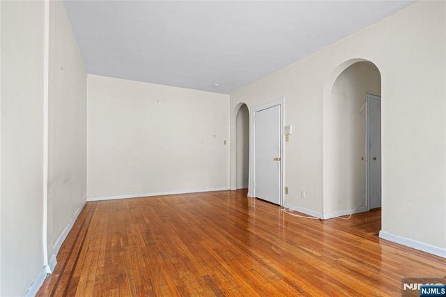 821 Bergen B5, Jersey City, NJ 07306