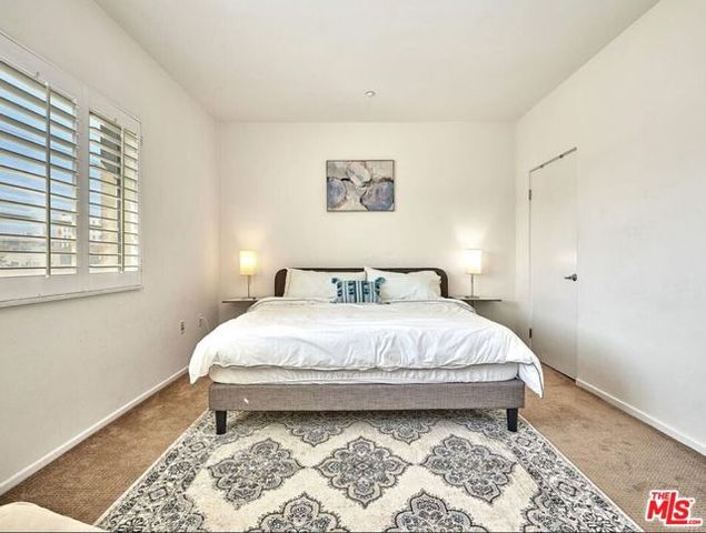 2864 Sunset Place 206, Los Angeles, CA 90005