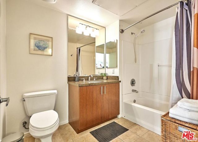 2864 Sunset Place 206, Los Angeles, CA 90005