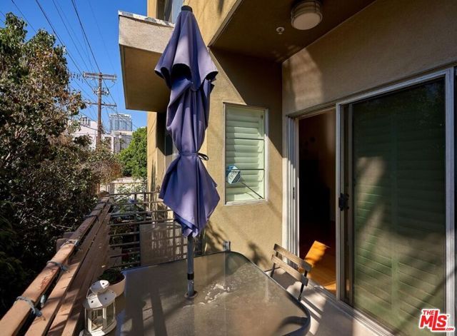 2864 Sunset Place 206, Los Angeles, CA 90005