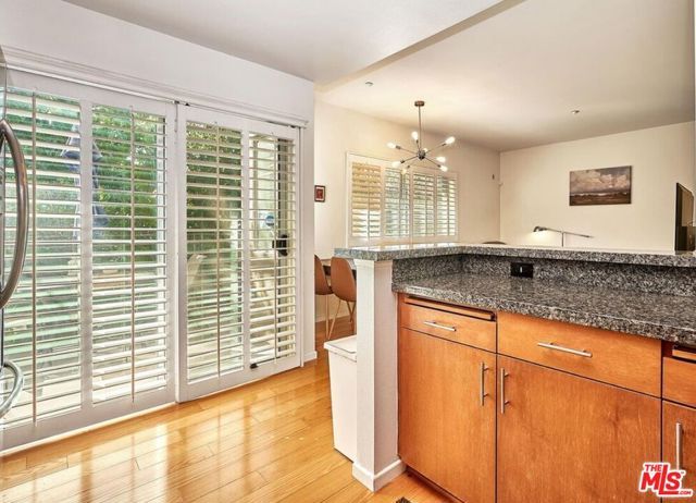 2864 Sunset Place 206, Los Angeles, CA 90005