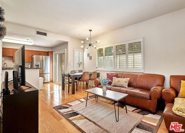 2864 Sunset Place 206, Los Angeles, CA 90005