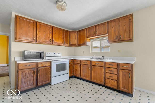 235 N Meridian Street, Greenwood, IN 46143