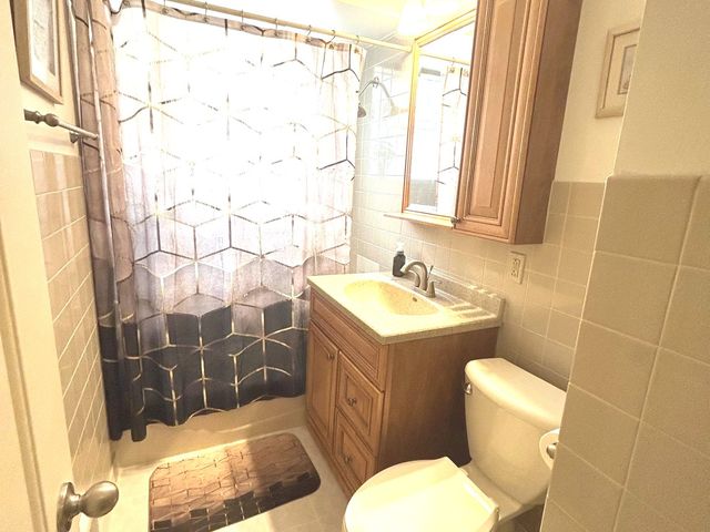 4626 S La Crosse Avenue, Chicago, IL 60638