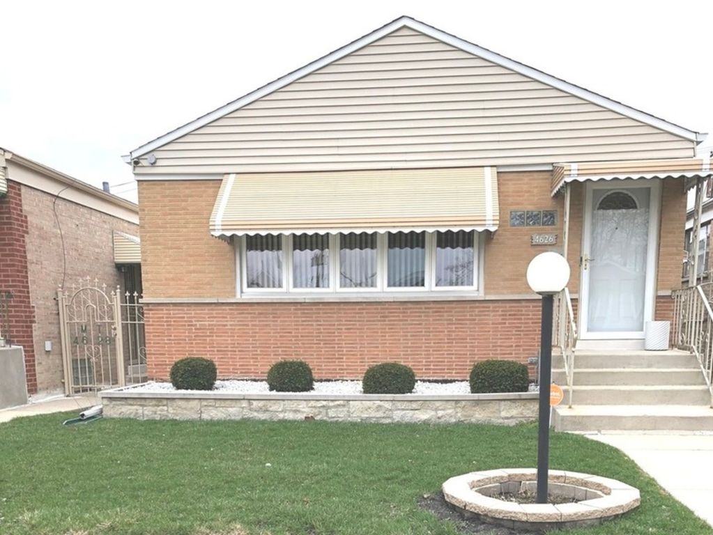 4626 S La Crosse Avenue, Chicago, IL 60638