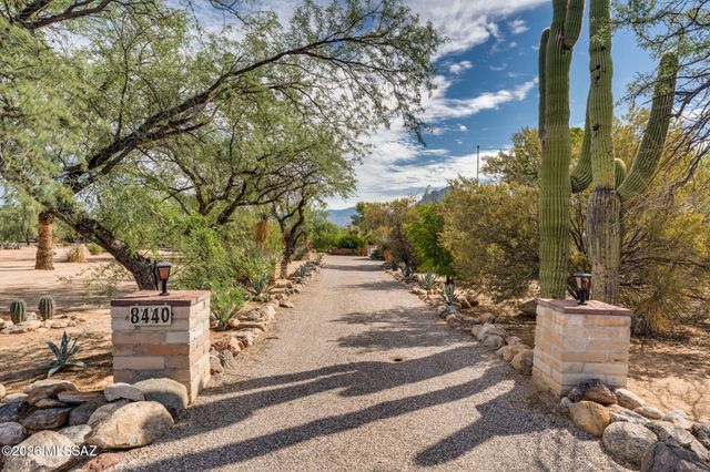 8440 N Romero Avenue, Tucson, AZ 85704