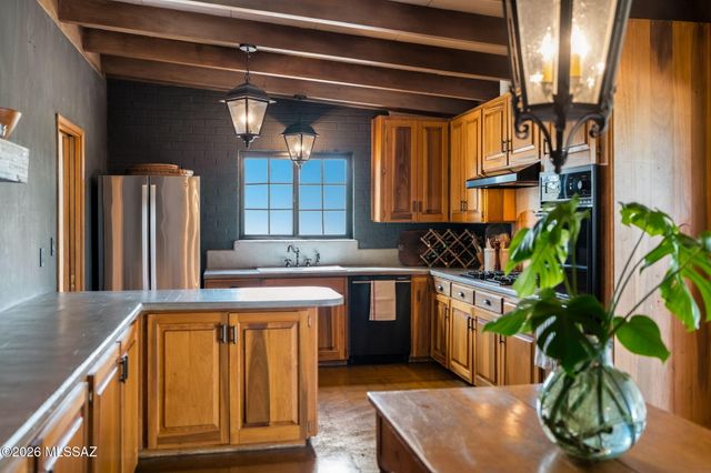 8440 N Romero Avenue, Tucson, AZ 85704