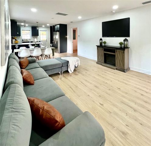 1102 E LOUISIANA AVENUE, Tampa, FL 33603