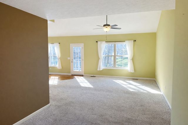 250 Wagoners Way, Westmoreland, TN 37186