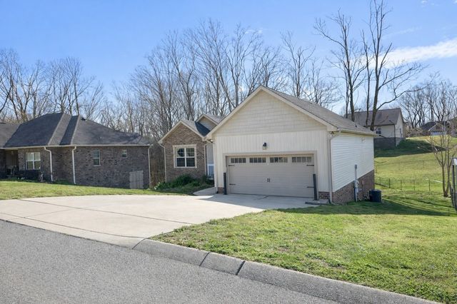 250 Wagoners Way, Westmoreland, TN 37186