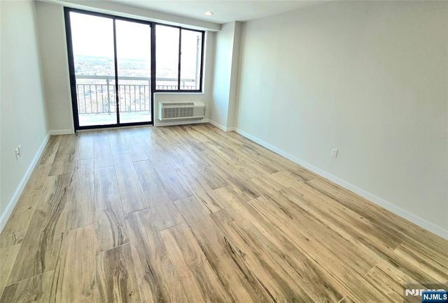 151 Prospect Avenue 19A, Hackensack, NJ 07601