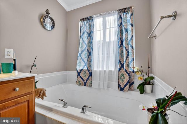 6729 EMMANUEL CT N, Gainesville, VA 20155