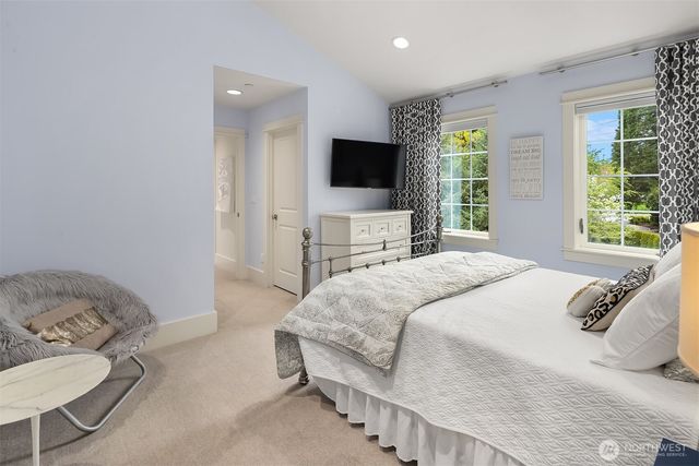 8105 Overlake Drive W, Medina, WA 98039