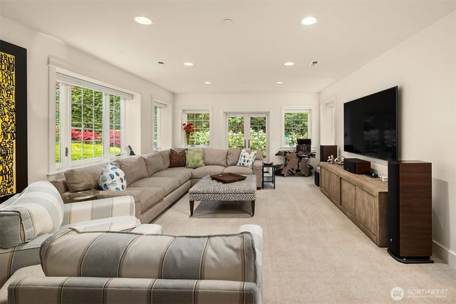 8105 Overlake Drive W, Medina, WA 98039