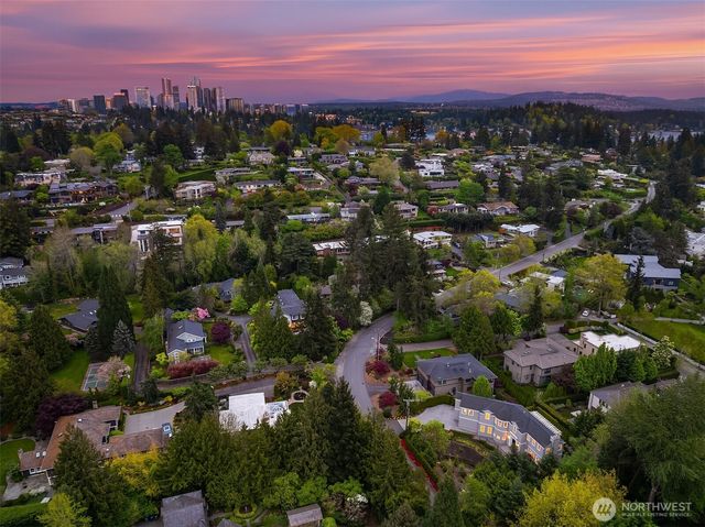 8105 Overlake Drive W, Medina, WA 98039