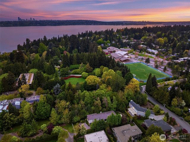 8105 Overlake Drive W, Medina, WA 98039