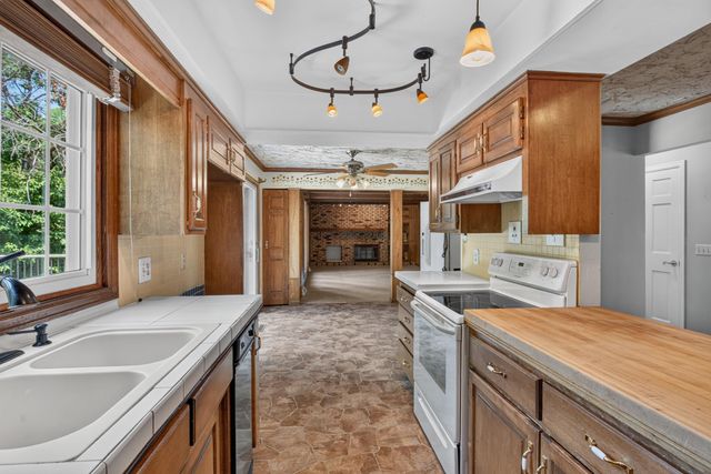 798 Torchwood Drive, New Brighton, MN 55112