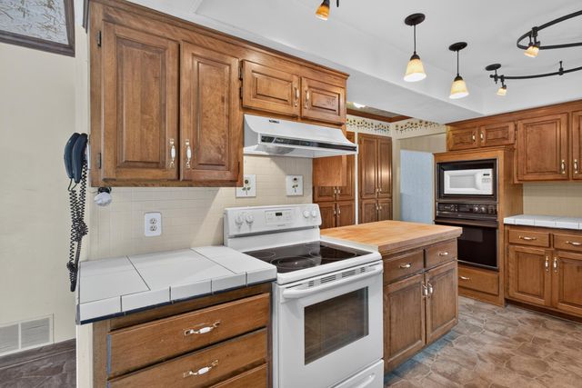 798 Torchwood Drive, New Brighton, MN 55112