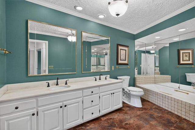 798 Torchwood Drive, New Brighton, MN 55112