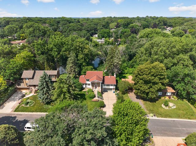 798 Torchwood Drive, New Brighton, MN 55112