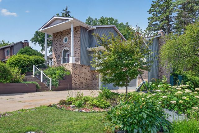 798 Torchwood Drive, New Brighton, MN 55112