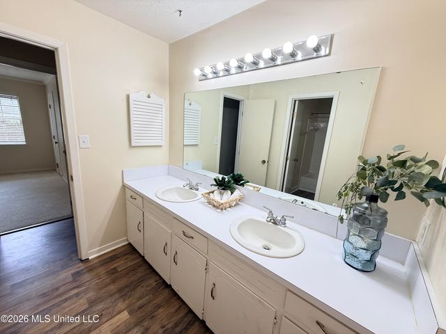 1202 Cliffdale Drive, Clinton, MS 39056